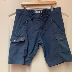 Fjallraven Men’s size 50 (33/34) slate blue Abisko shorts